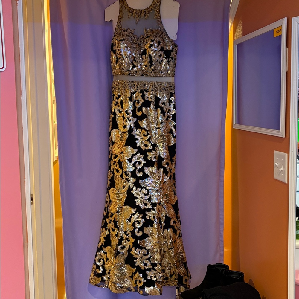 Elizabeth K by GLS Black & Gold Sequin Prom Dress